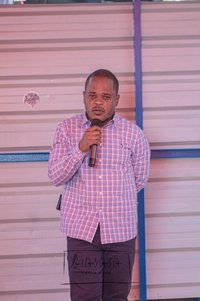 Retour en images sur la restitution des ateliers Slam Femina : Une célébration de l’expression féminine Votedefan06032025Biasasa1 683x1024