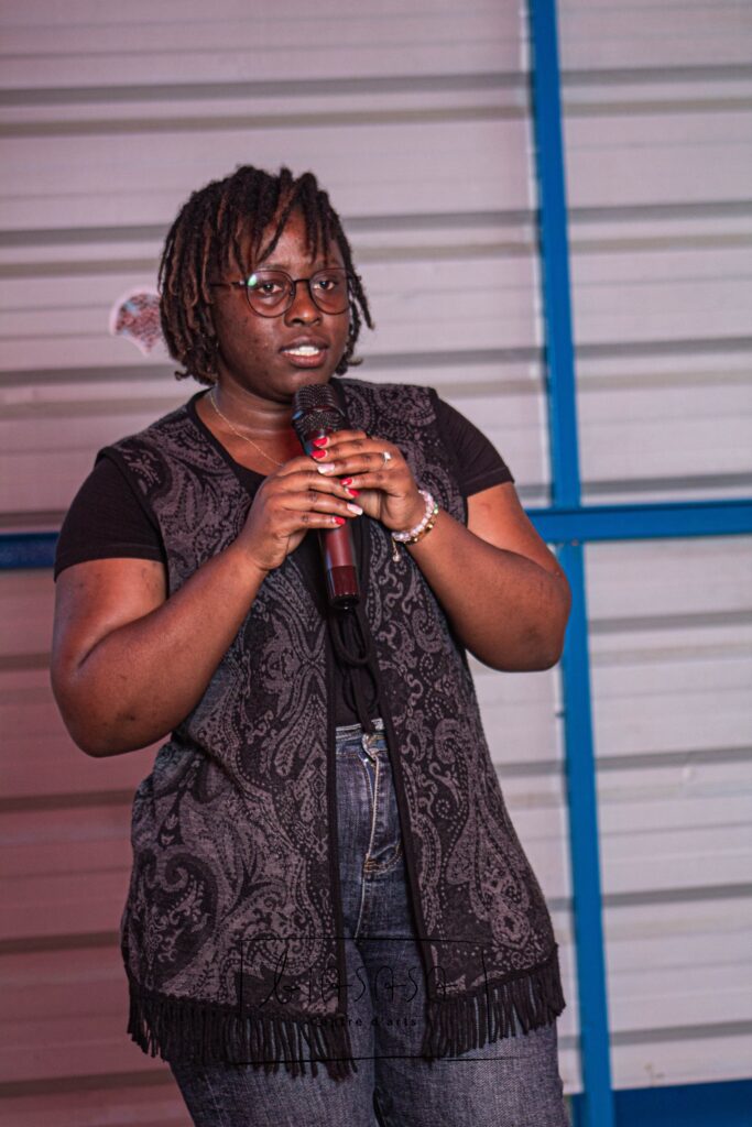 Retour en images sur la restitution des ateliers Slam Femina : Une célébration de l’expression féminine Votedefan06032025Biasasa3 683x1024