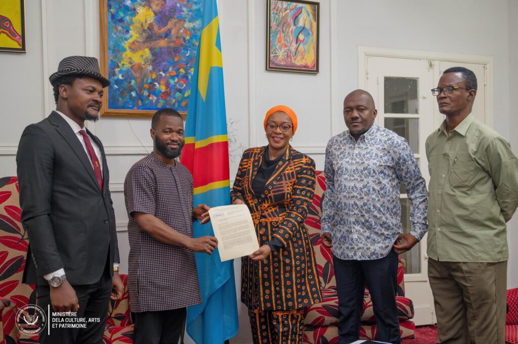 Valentin-Yves Mudimbe : Vers des obsèques nationales Votedefan29042025Culture Et Arts1 1024x681