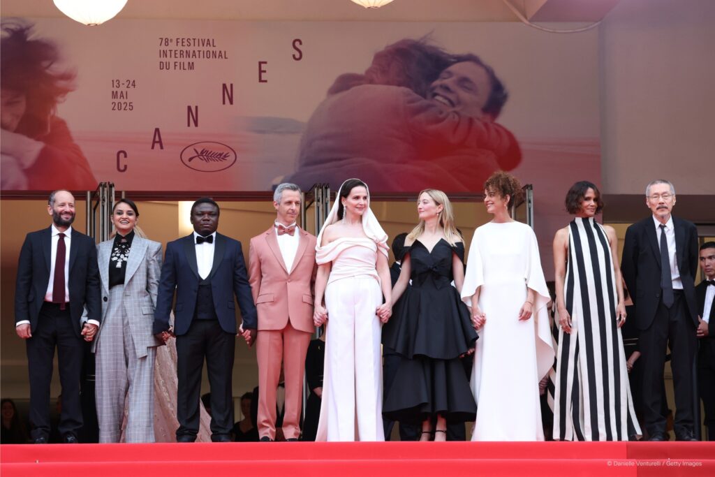 Dieudo Hamadi sur le tapis rouge du festival de Cannes 2025 Votedean 14052025Festival De Cannes 1 1024x683