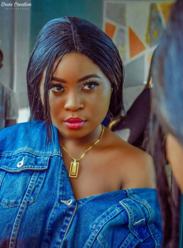 Divine Mande : La puissance douce d’une actrice-réalisatrice engagée Votedean 19052025 Divine Mande 755x1024