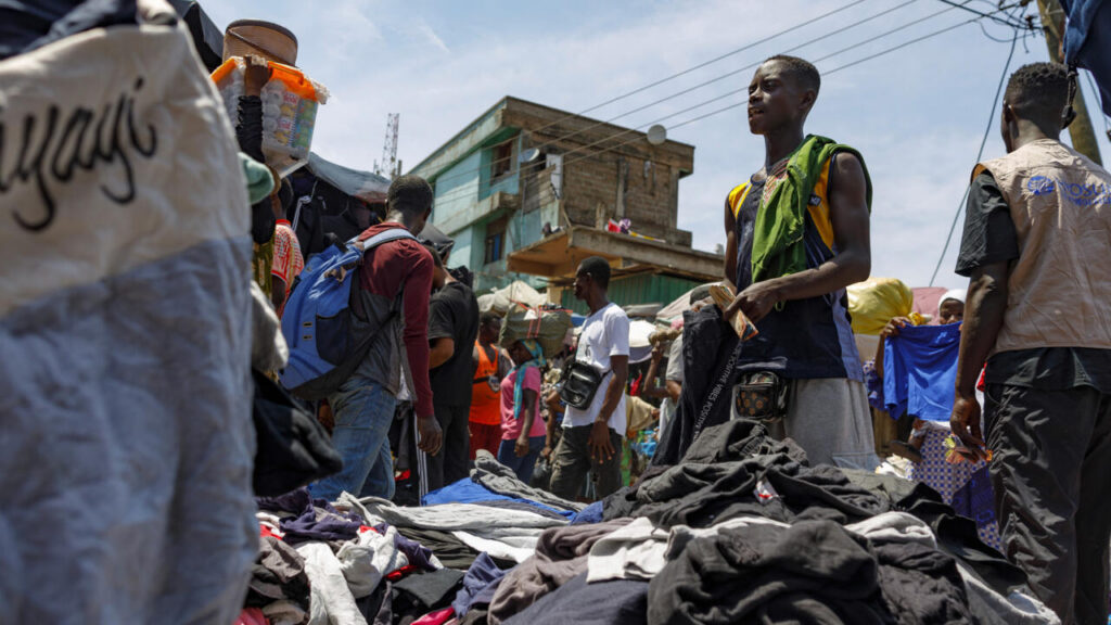 Le Secret Toxique du Prêt-à-Porter : L'Afrique, Poubelle Textile de l'Occident ? votedean 29082025 friperie et décharge